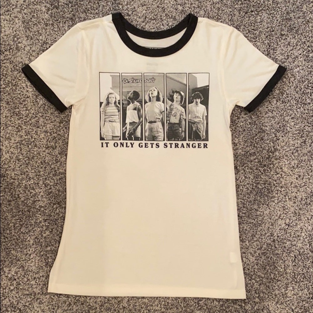Stranger Things T-shirt size Small (3-5)